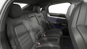 Skats no iekšpuses Cayenne E-Hybrid Coupé