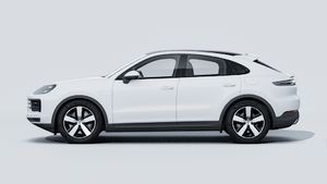 Cayenne E-Hybrid Coupé ārējais skats, kurā redzama automašīnas kreisā puse.