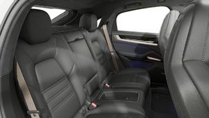 Skats no iekšpuses Cayenne Turbo E-Hybrid Coupé