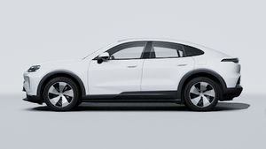 Cayenne Coupé Electric ārējais skats, kurā redzama automašīnas kreisā puse.