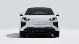 Cayenne Turbo Coupé Electric ārējais skats, kurā redzama automašīnas priekšpuse.