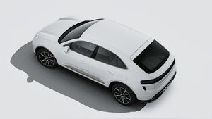 Macan Turbo ārējais skats no augšas
