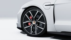 Skats no ārpuses  Taycan 4S Black Edition