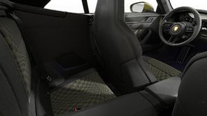 Vue de l'intérieur montrant les sièges arrière de 911 Spirit 70