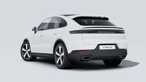 Vue extérieure de Cayenne E-Hybrid Coupé montrant l'arrière et le côté gauche de la voiture