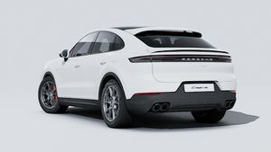 Vue extérieure de Cayenne S E-Hybrid Coupé montrant l'arrière et le côté gauche de la voiture