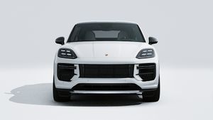 Vue extérieure de Cayenne Turbo GT montrant l'avant de la voiture