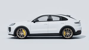 Vue extérieure de Cayenne Turbo GT montrant le côté gauche de la voiture