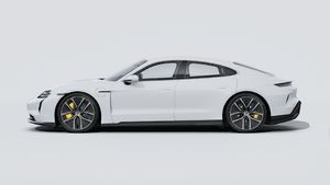 Vue extérieure de Taycan Turbo S montrant le côté gauche de la voiture