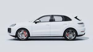 Внешний вид Cayenne Turbo E-Hybrid с левой стороны автомобиля