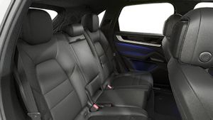 Внатрешен преглед од Cayenne S