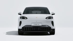 Надворешен поглед на Cayenne Coupé Electric кој го прикажува предниот дел на автомобилот