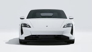 Надворешен поглед на Taycan Turbo кој го прикажува предниот дел на автомобилот