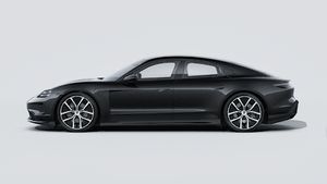 Надворешен приказ на Taycan Black Edition кој ја покажува левата страна на автомобилот