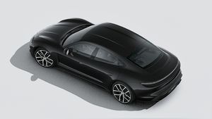 Надворешен поглед на Taycan 4 Black Edition гледан одозгора