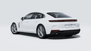 Надворешен приказ на Panamera 4 E-Hybrid кој ги прикажува задната и левата страна на автомобилот
