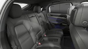 Interior view of Cayenne S E-Hybrid Coupé Black Edition