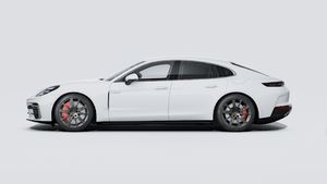 Exterior view of Panamera Turbo E-Hybrid showing the left side of the car