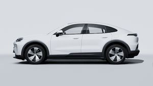 Vue extérieure de Cayenne Coupé Electric montrant le côté gauche de la voiture