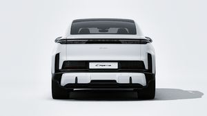 Vue extérieure de Cayenne Turbo Coupé Electric montrant l'arrière de la voiture
