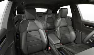 Vue intérieure montrant les sièges avant de Macan Electric