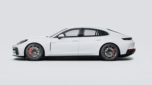 Exterior view of Panamera Turbo E-Hybrid showing the left side of the car