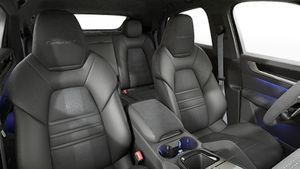 Interior view showing the front seats of Cayenne Turbo GT
