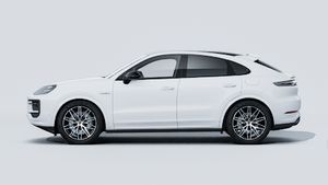 Exterior view of Cayenne E-Hybrid Coupé Black Edition showing the left side of the car