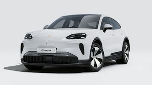 Exterior view of Cayenne Coupé Electric showing the front and left side of the car