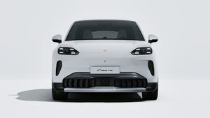 Exterior view of Cayenne S Coupé Electric showing the front of the car