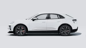 Exterior view of Macan Turbo showing the left side of the car