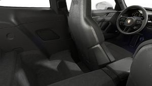 Vista interior de los asientos traseros del 911 GT3 with Touring Package