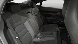 Vista interior de su Taycan 4S Black Edition