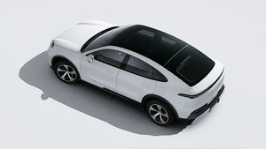 Exterior view of Cayenne S Coupé Electric seen from above