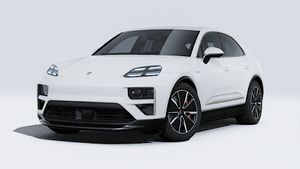 Exterior view of Macan Turbo showing the front and left side of the car