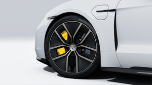 Exterior view of Taycan Turbo S