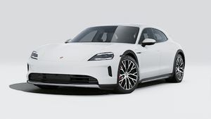 Exterior view of Taycan 4S Cross Turismo showing the front and left side of the car