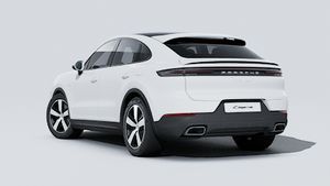 Vue extérieure de Cayenne E-Hybrid Coupé montrant l'arrière et le côté gauche de la voiture