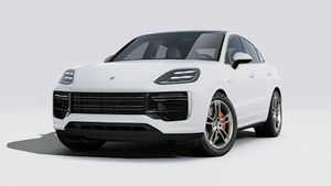 Vue extérieure de Cayenne Turbo E-Hybrid Coupé montrant l'avant et le côté gauche de la voiture