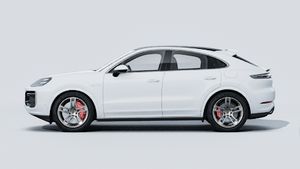 Vue extérieure de Cayenne Turbo E-Hybrid Coupé montrant le côté gauche de la voiture