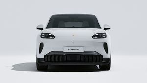 Vue extérieure de Cayenne Coupé Electric montrant l'avant de la voiture