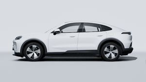 Vue extérieure de Cayenne Coupé Electric montrant le côté gauche de la voiture