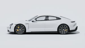 Vue extérieure de Taycan Turbo S montrant le côté gauche de la voiture