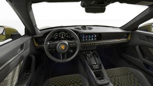 Binnenaanzicht van het stuur en het dashboard van 911 Spirit 70 Edition