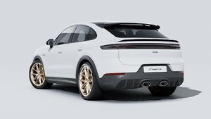 Buitenaanzicht van Cayenne Turbo E-Hybrid Coupé with GT Package met de achterkant en linkerkant van de auto