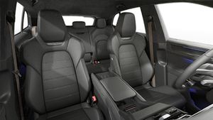 Binnenaanzicht van de voorstoelen van Cayenne Turbo Electric