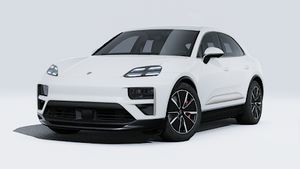 Buitenaanzicht van Macan Turbo met de voorkant en linkerkant van de auto