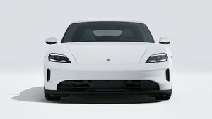 Buitenaanzicht van Taycan met de voorkant van de auto