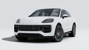 Utvendig visning av Cayenne GTS Coupé som viser fronten og venstre side av bilen