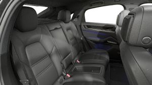 Innvendig visning av Cayenne Coupé Black Edition
